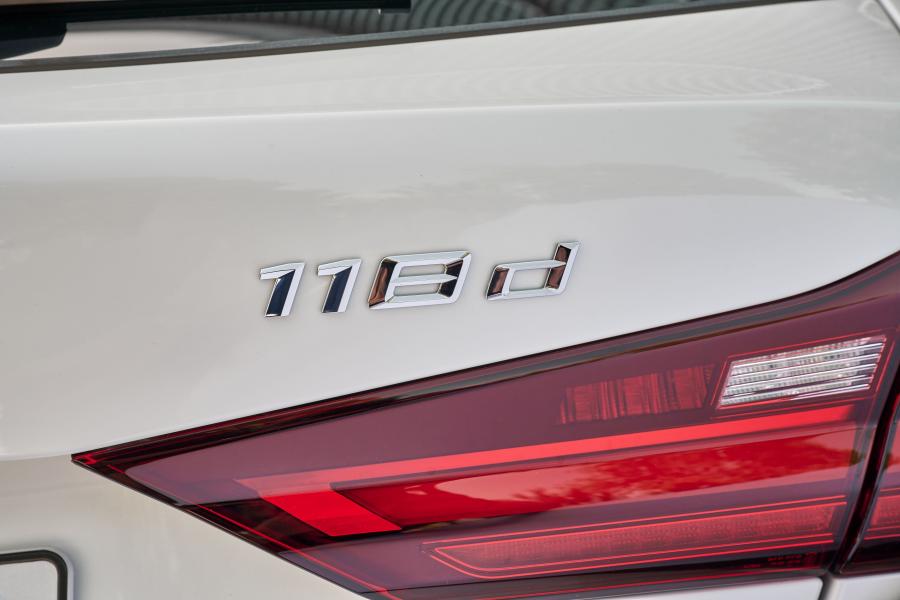 Логотип BMW 118d Sportline (F40) 2019 года  (WW) (фото 47 из 89)
